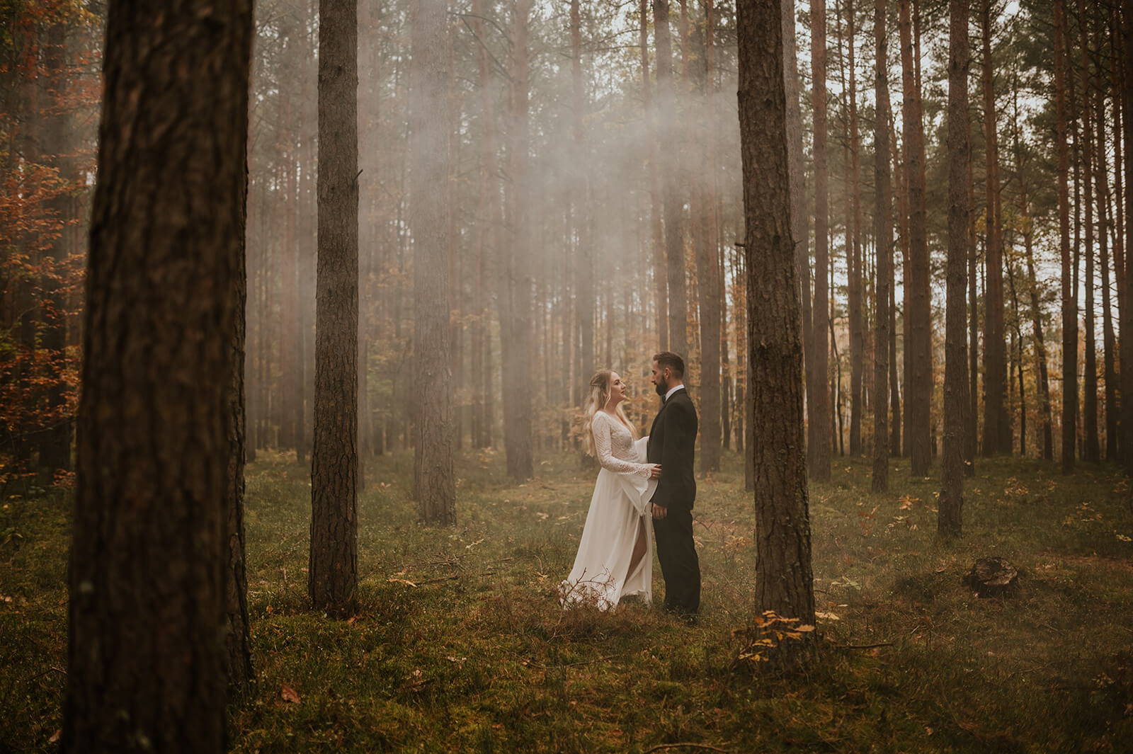 jesienna-sesja-slubna-jaroslaw-emocje-w-obiektywie-fotograf-slubny-jaroslaw